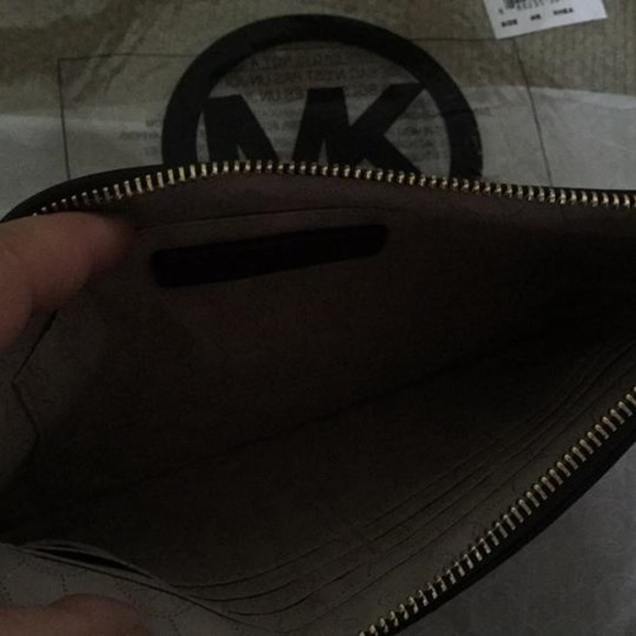 NWT Michael Kors Large Rhea Studded Lg Zip Clutch Dark Chocolate Almost Black - Picture 7 of 7